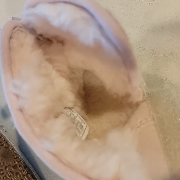 Ugg Cozy Pink and Cream Baby Booties Shoes Size 4 5 Sheepskin - Picture 6 of 7